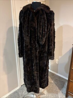 Luxury Full-Length Dark Brown real Fur Coat - Women size small 21A